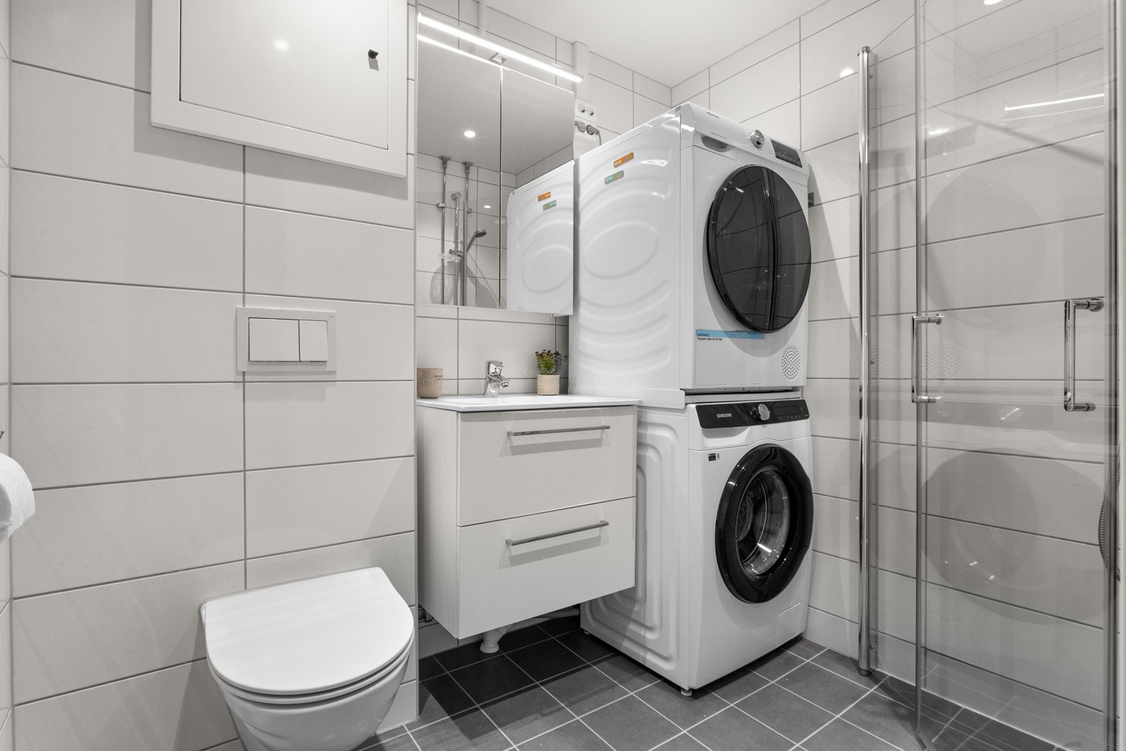 Et moderne bad fra 2022 som ble modernisert i regi av borettslaget Galleribilde