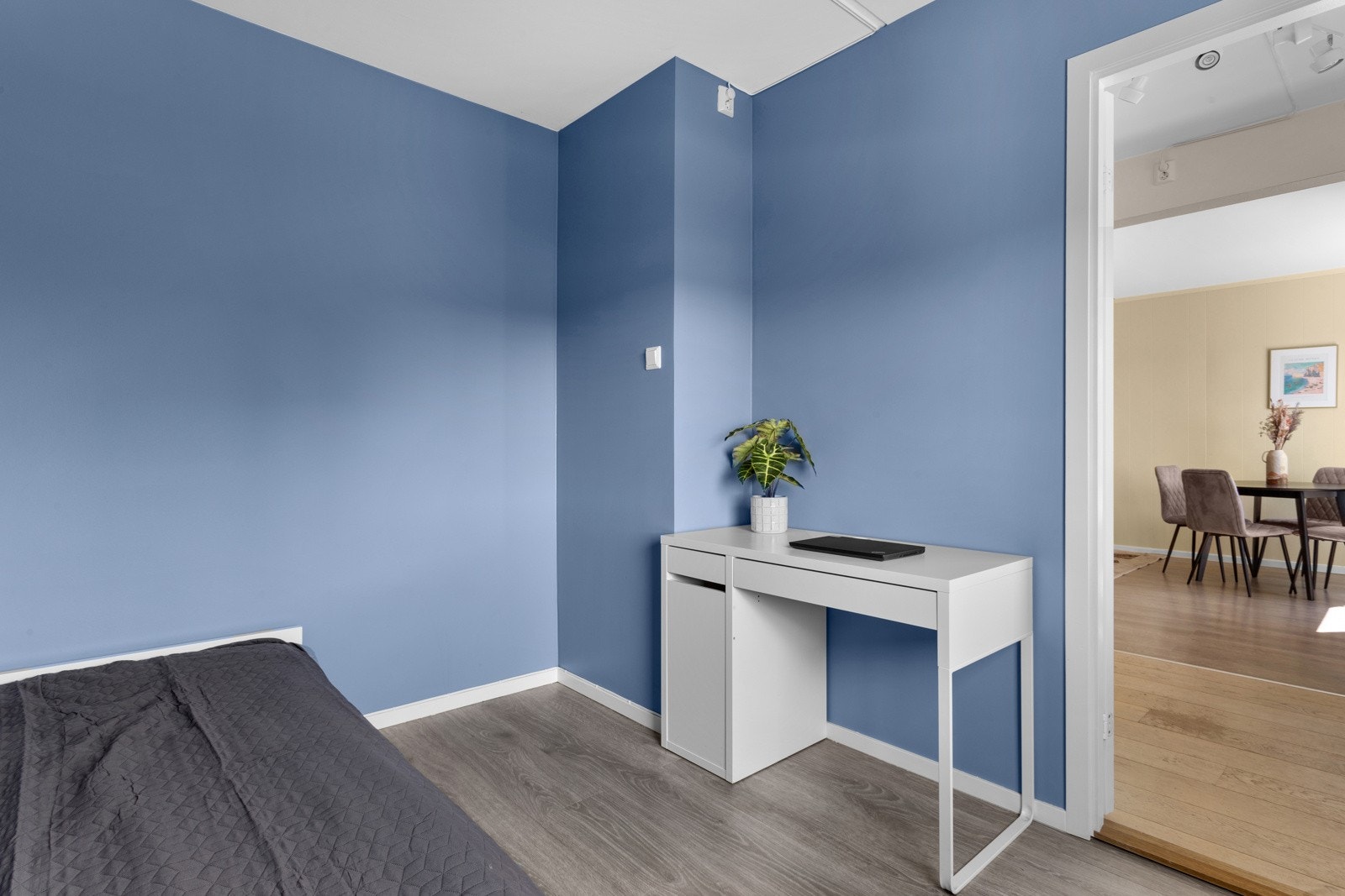 Alle soverommene gir også plass til lagringsplass og oppbevaringsløsninger Galleribilde