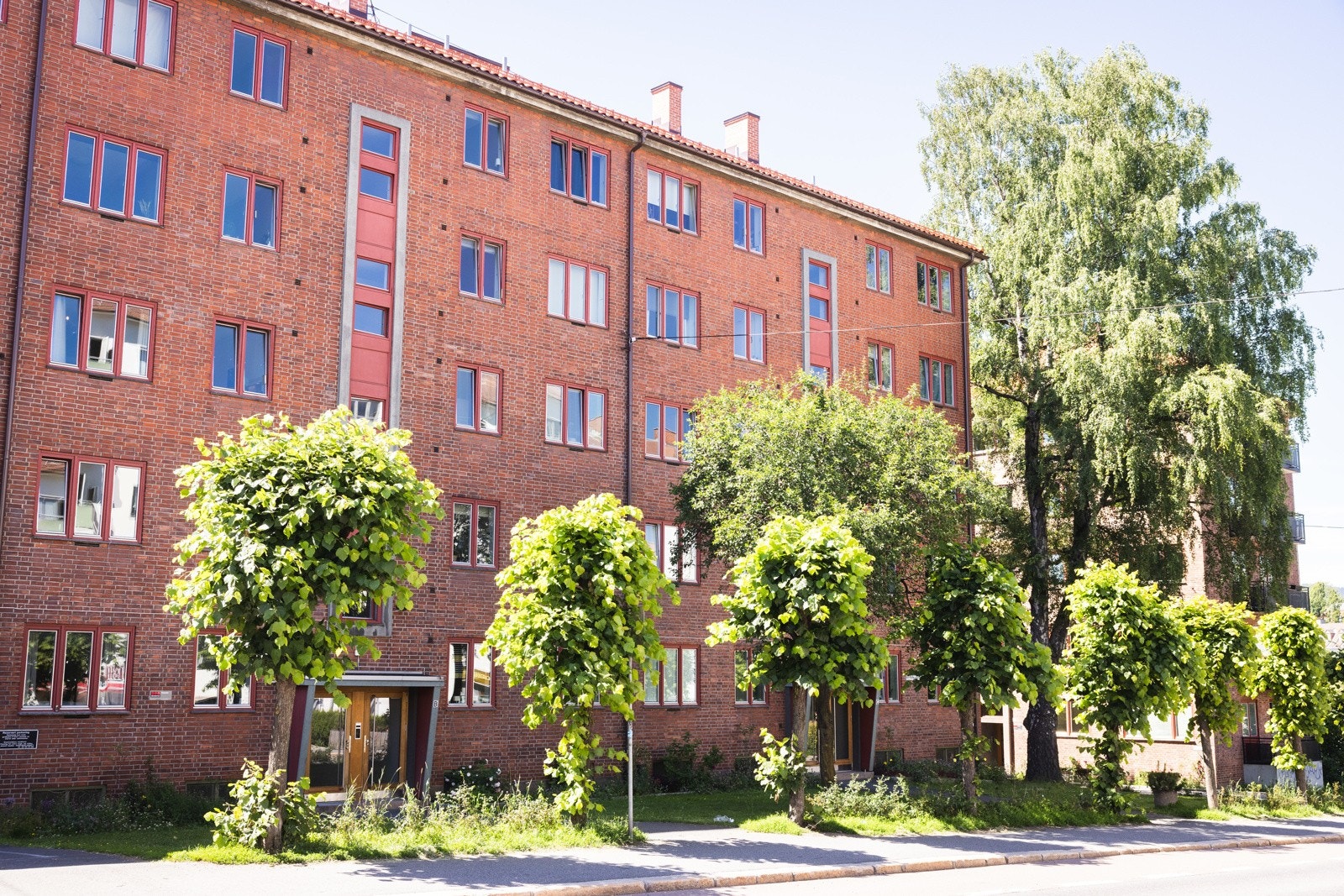 Fasade - Borettslaget har også p-plasser som leies ut til beboere etter venteliste. Galleribilde