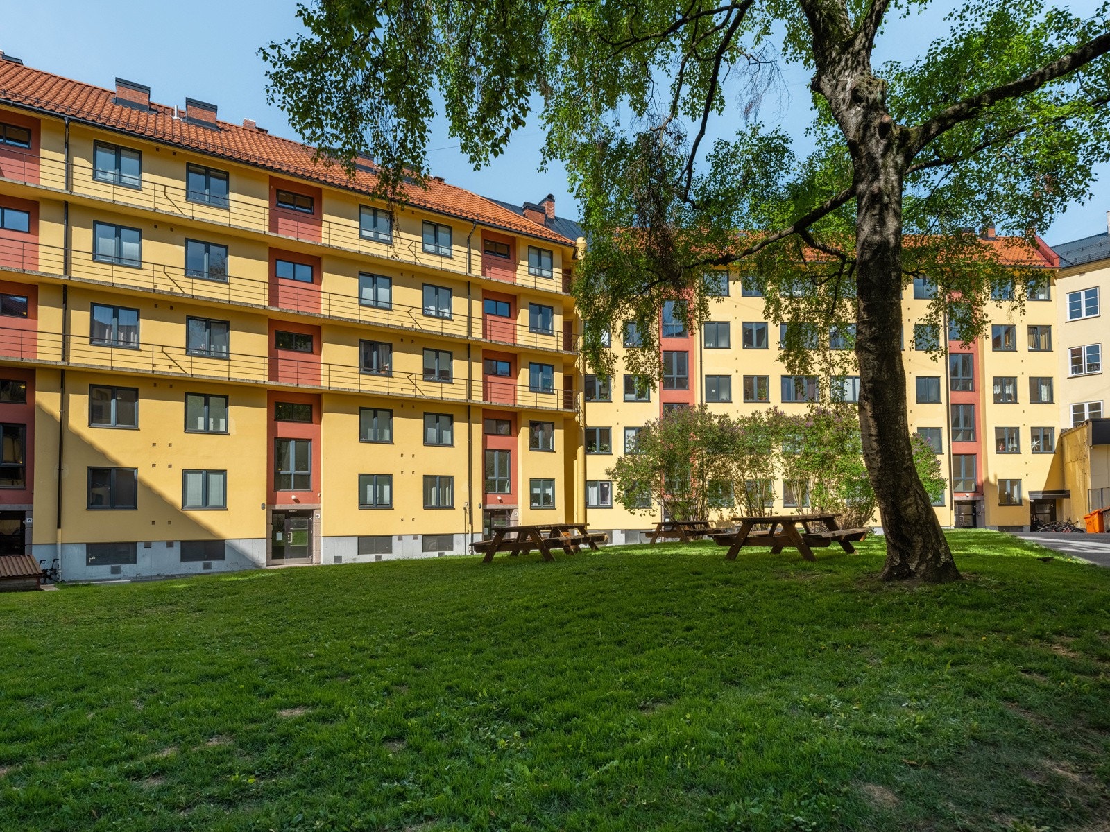 Fasade sett fra bakgård. Galleribilde