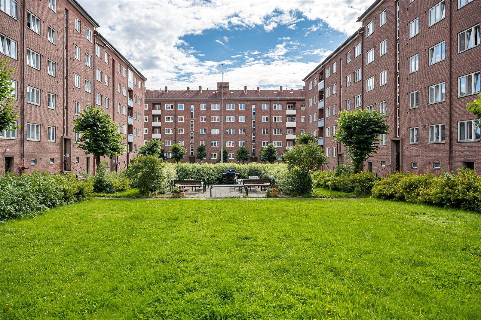 Bakgården til borettslaget er prisbelønnet for sin flotte utforming. Galleribilde