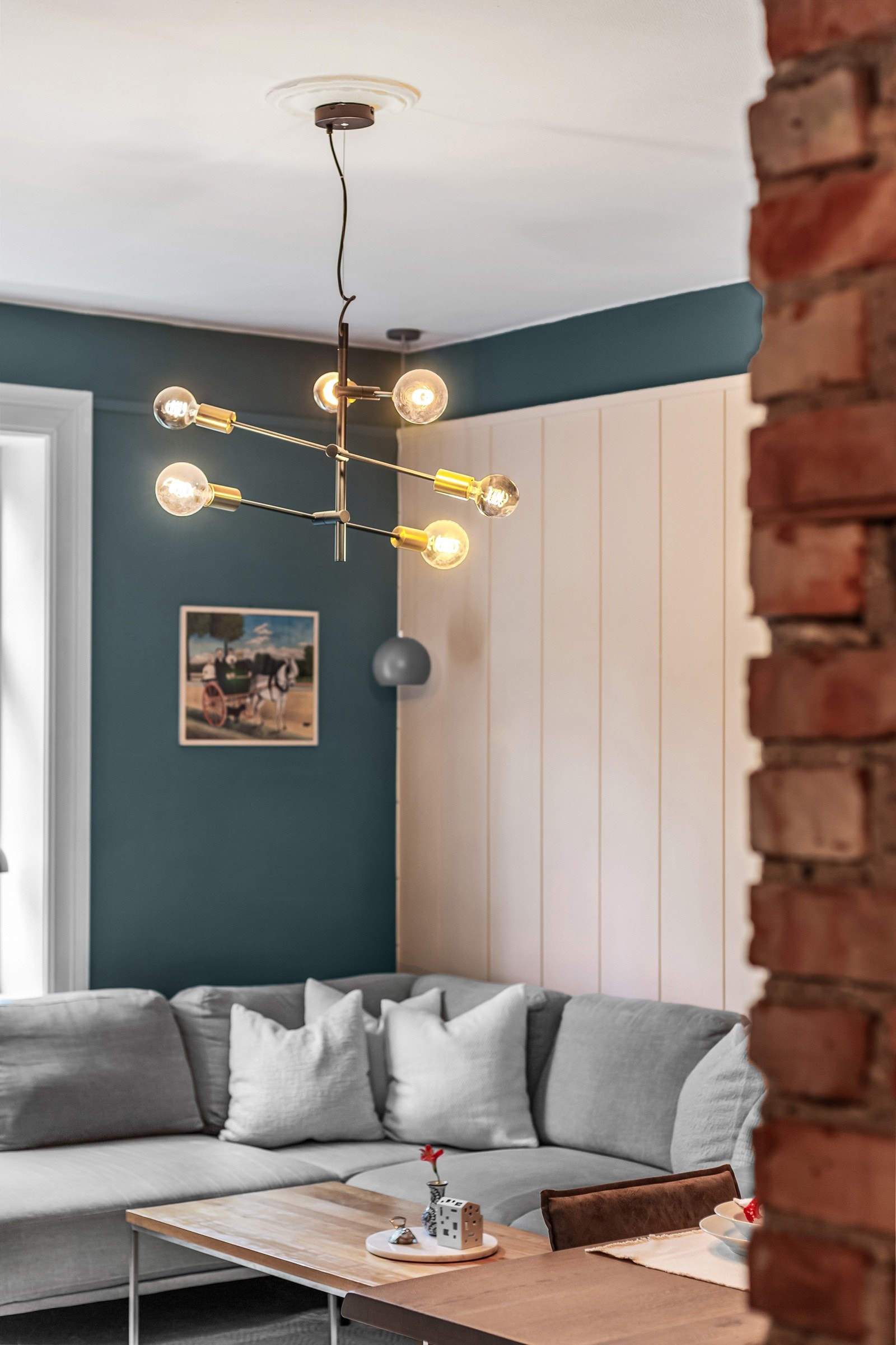 Leiligheten er på 58 m² og ligger i byggets 2 etasje. Galleribilde