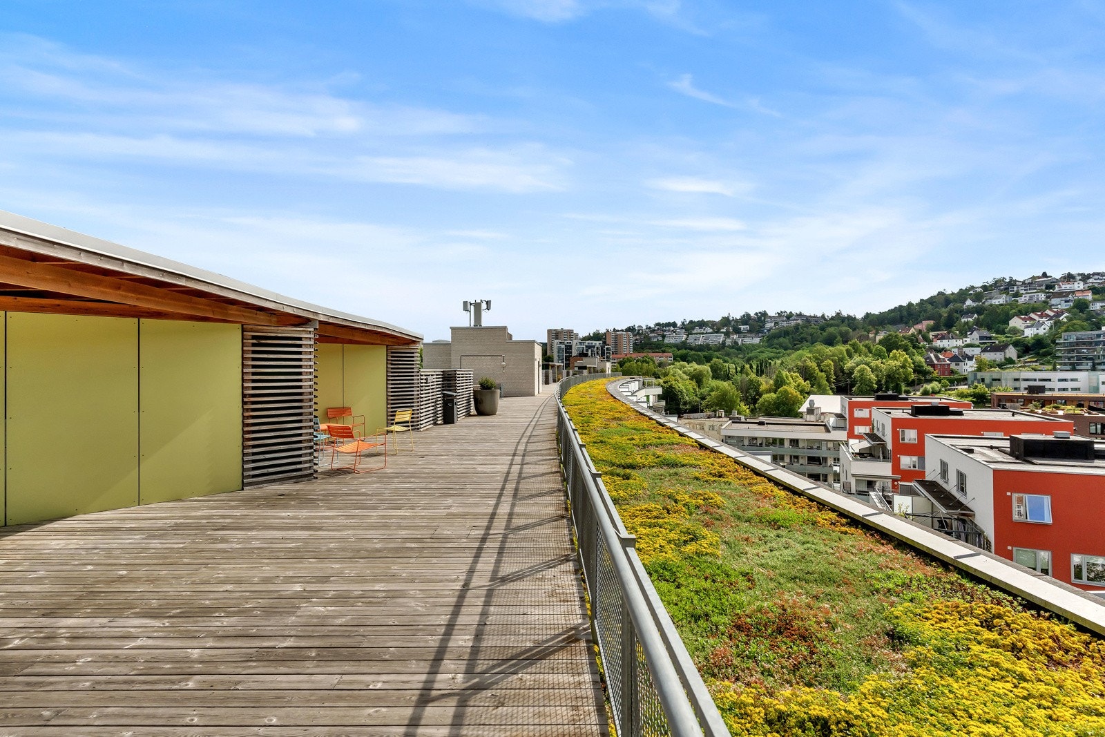 Hvis 11 kvm terrasse ikke er nok, kan du alltids ta turen opp hit! Galleribilde