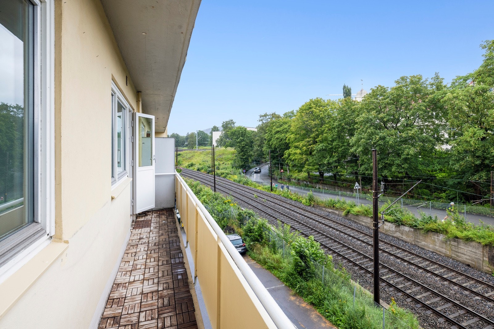 Fra stuen er det utgang til balkong Galleribilde