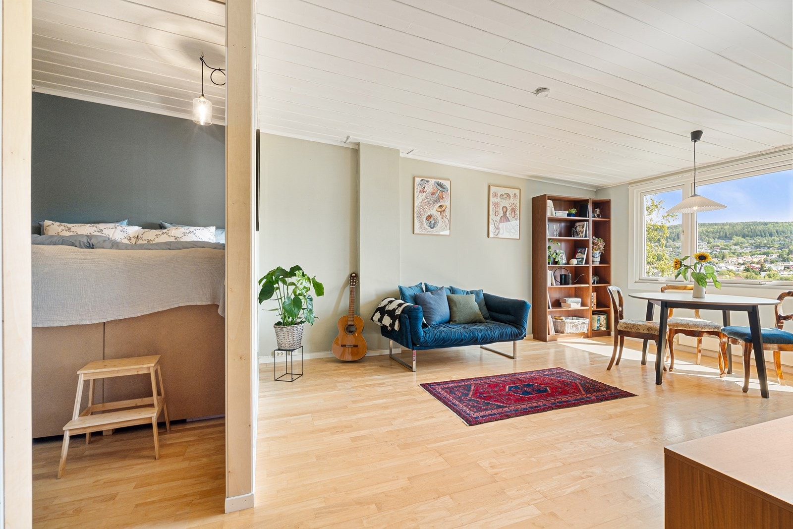 Leiligheten har også en praktisk sovealkove. Galleribilde