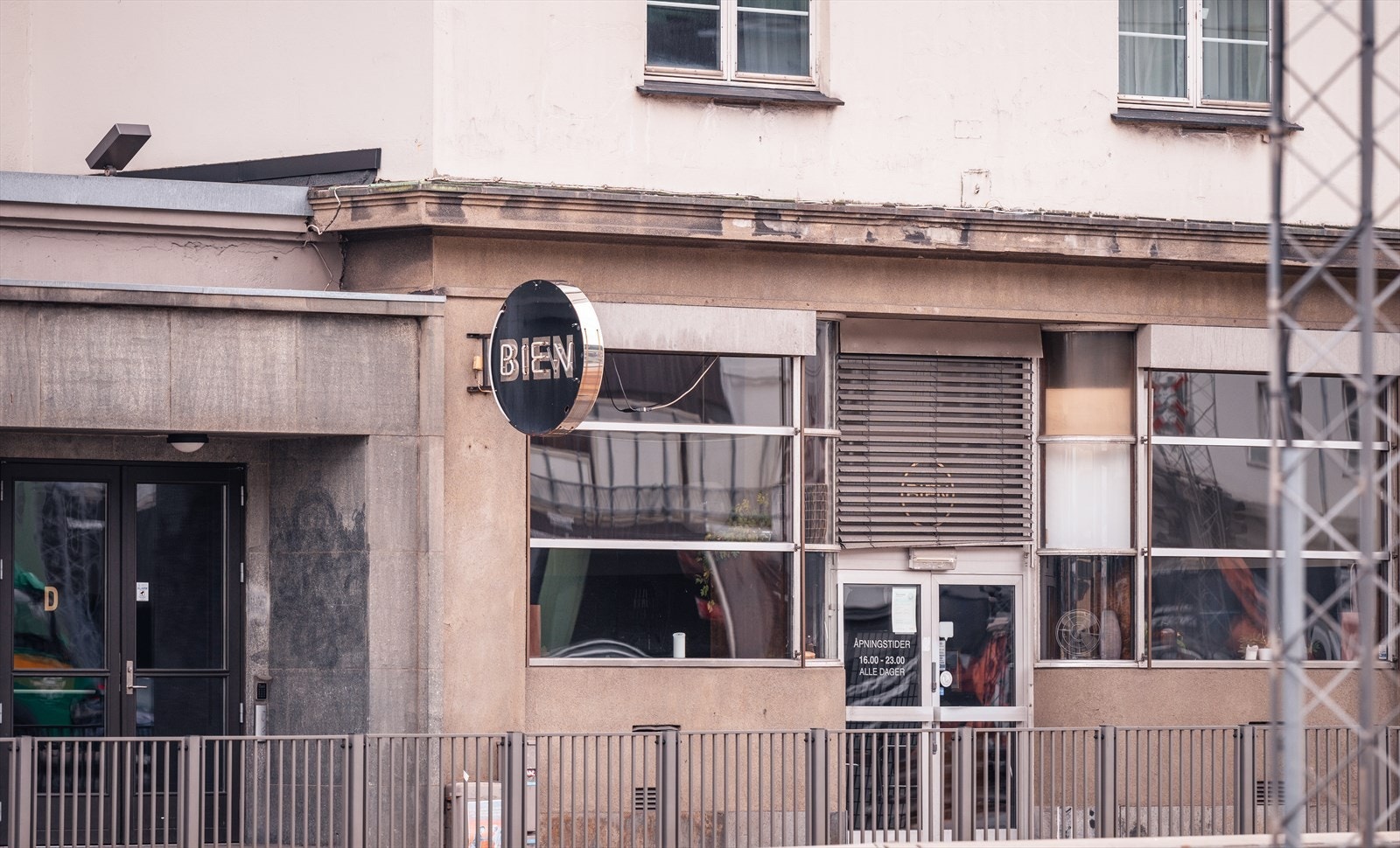 Bien som er inspirert av den franske bistrostilen med klassisk mat og drikke. Galleribilde