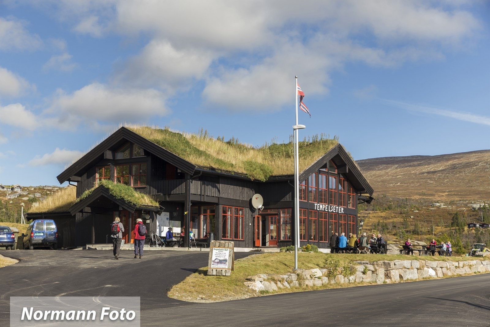 Tempelseter fjellstue med servering og hygge. Galleribilde