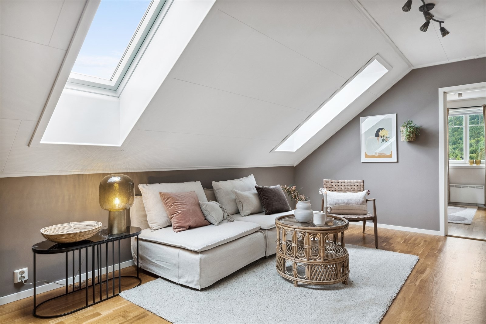 Mellom soverommene i 3. etasje er det en luftig loftstue på ca. 21 kvm. Galleribilde