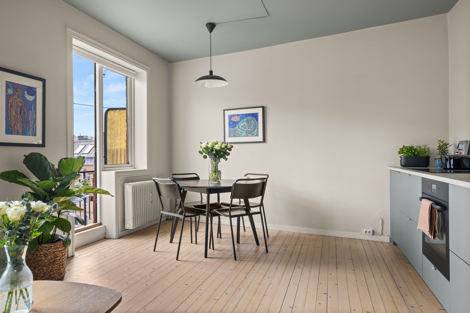 God plass til spisebord. Galleribilde