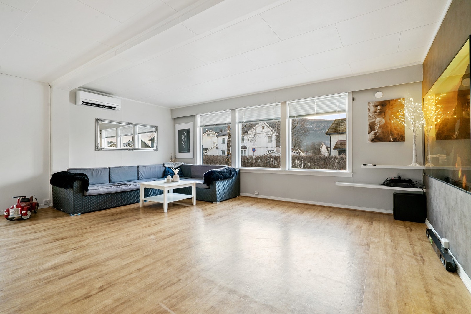 Romslig stue Galleribilde