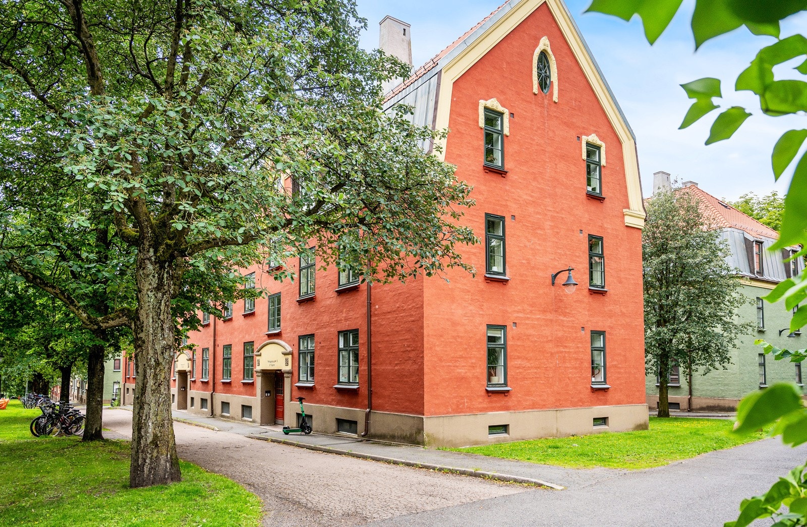 Privatmegleren Park v/Christian Falkenberg har gleden av å presentere denne lekre 3-roms leiligheten i Pontoppidans gate 12C! Galleribilde