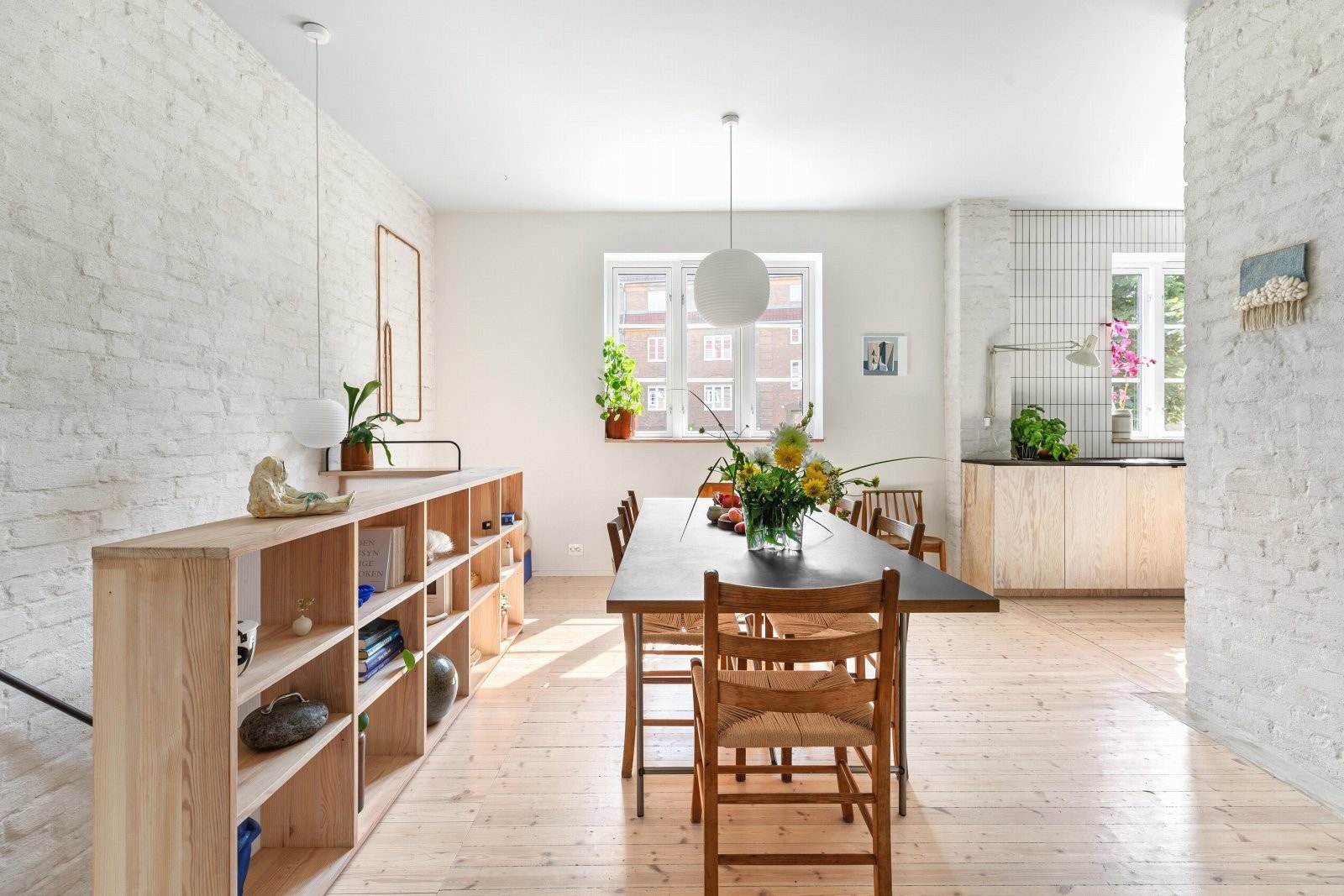 Peter Hørte Lunde v/ PrivatMegleren Aksept ønsker deg velkommen til en utsøkt leilighet i Lindern Hageby! Galleribilde