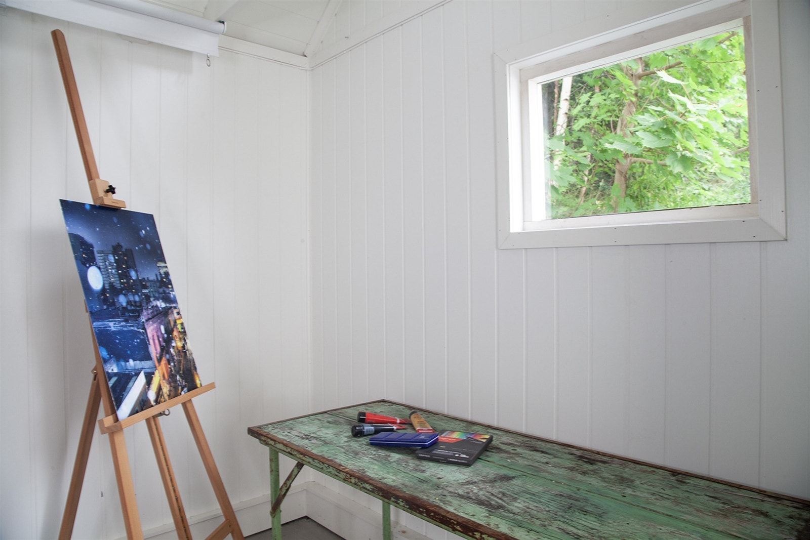 Bygget hobbyrom i halve garasjen. Brukt som fotostudio i dag Galleribilde