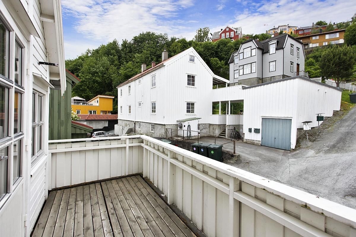 Balkong - nylig flislagt Galleribilde