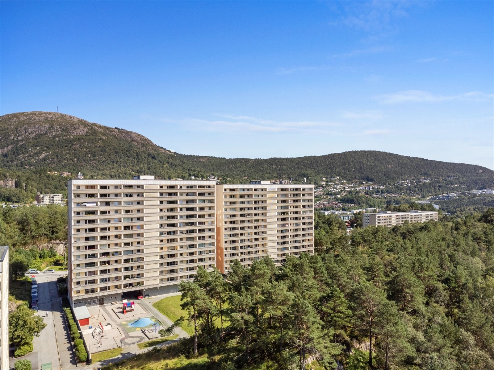 - Leiligheten ligger i Vestlund borettslag - Galleribilde