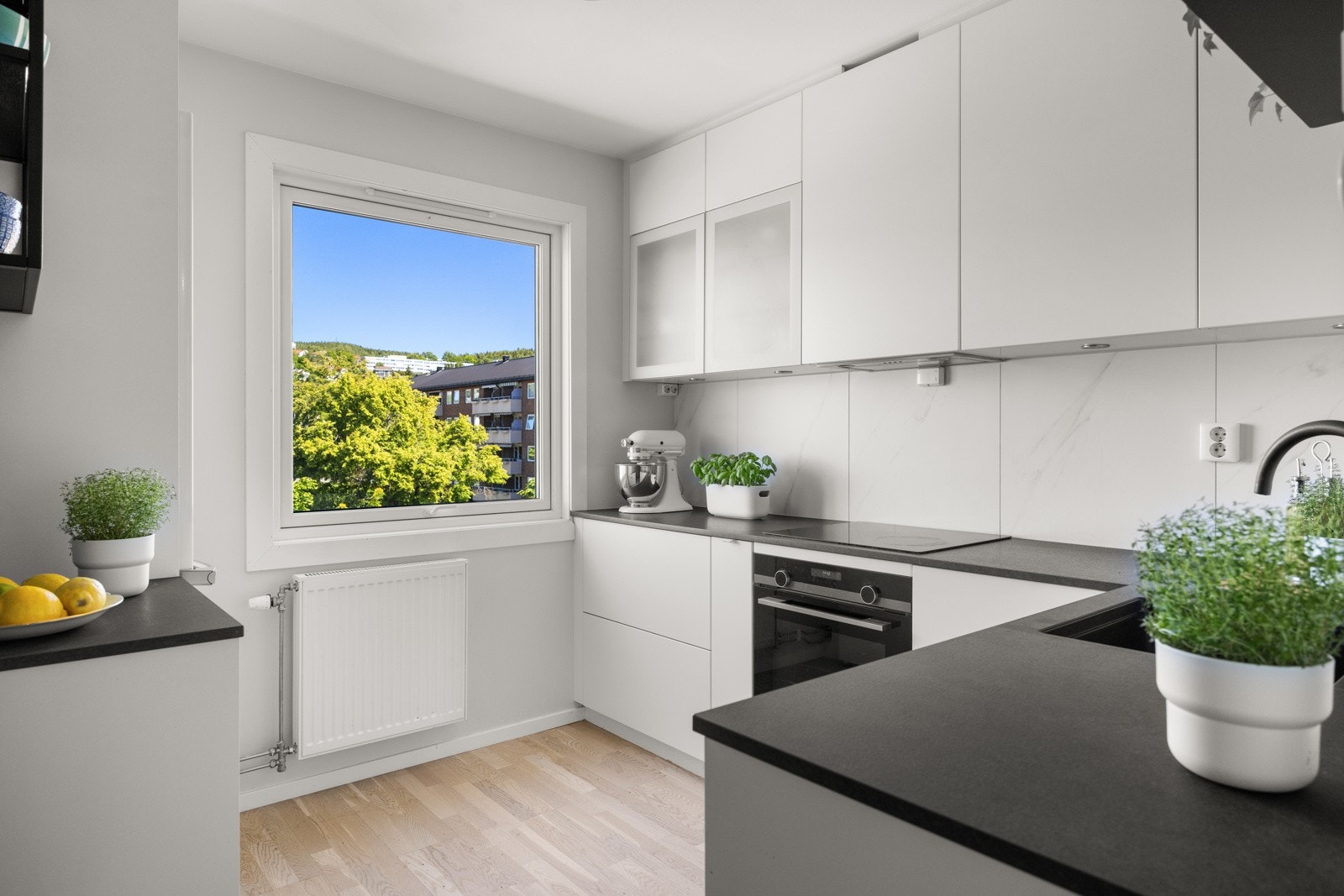 Separat, romslig kjøkken fra 2019. Galleribilde