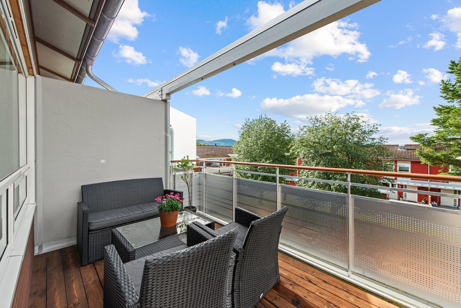 God plass til ønsket utemøblement. Galleribilde