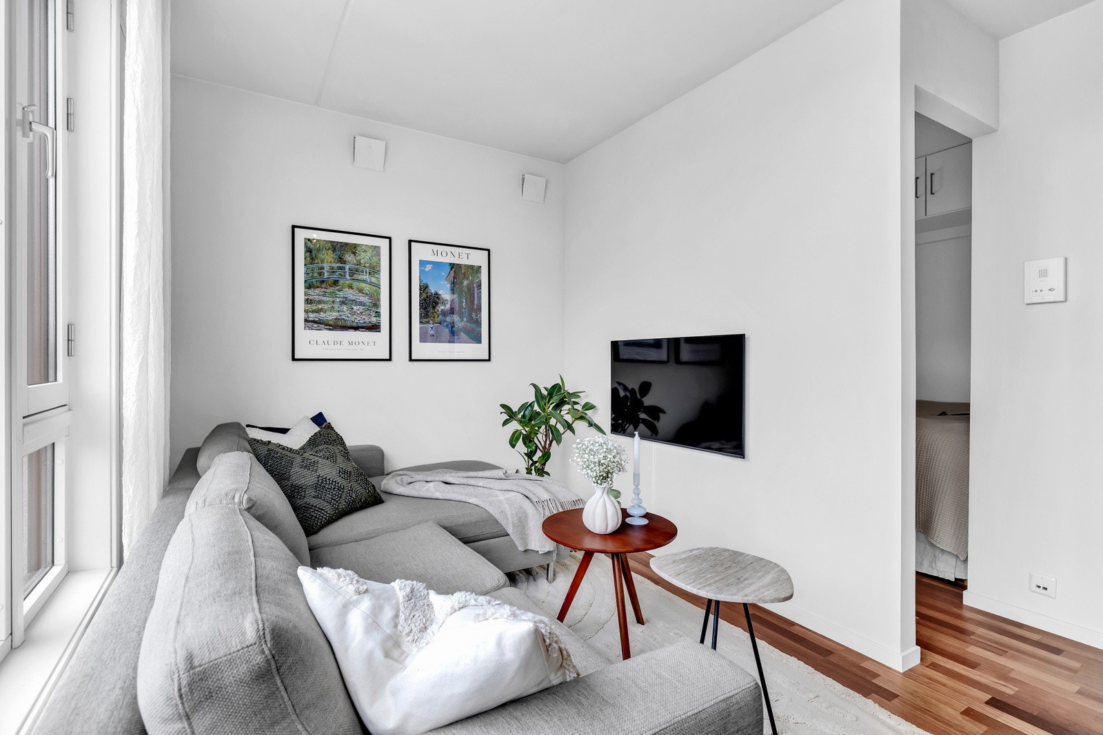 Det er vannbåren varme og fyring inkl. i felleskostnadene. Galleribilde