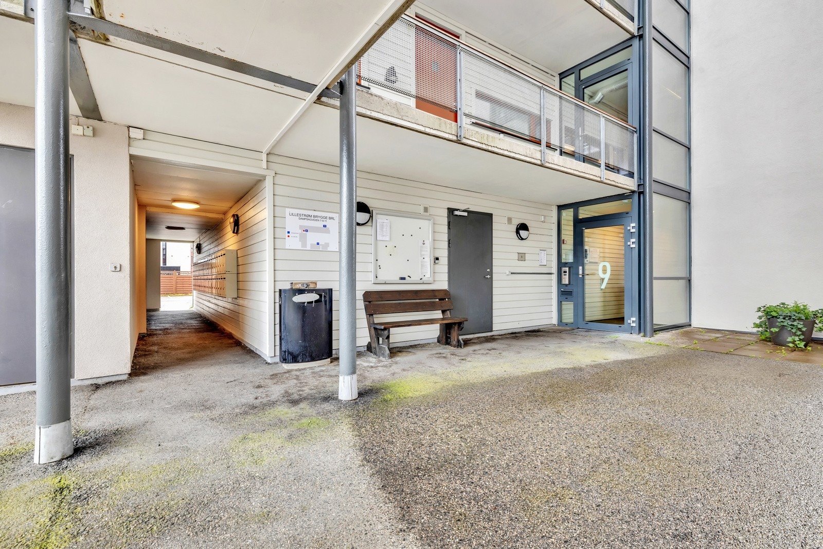 Inngangsparti. Galleribilde