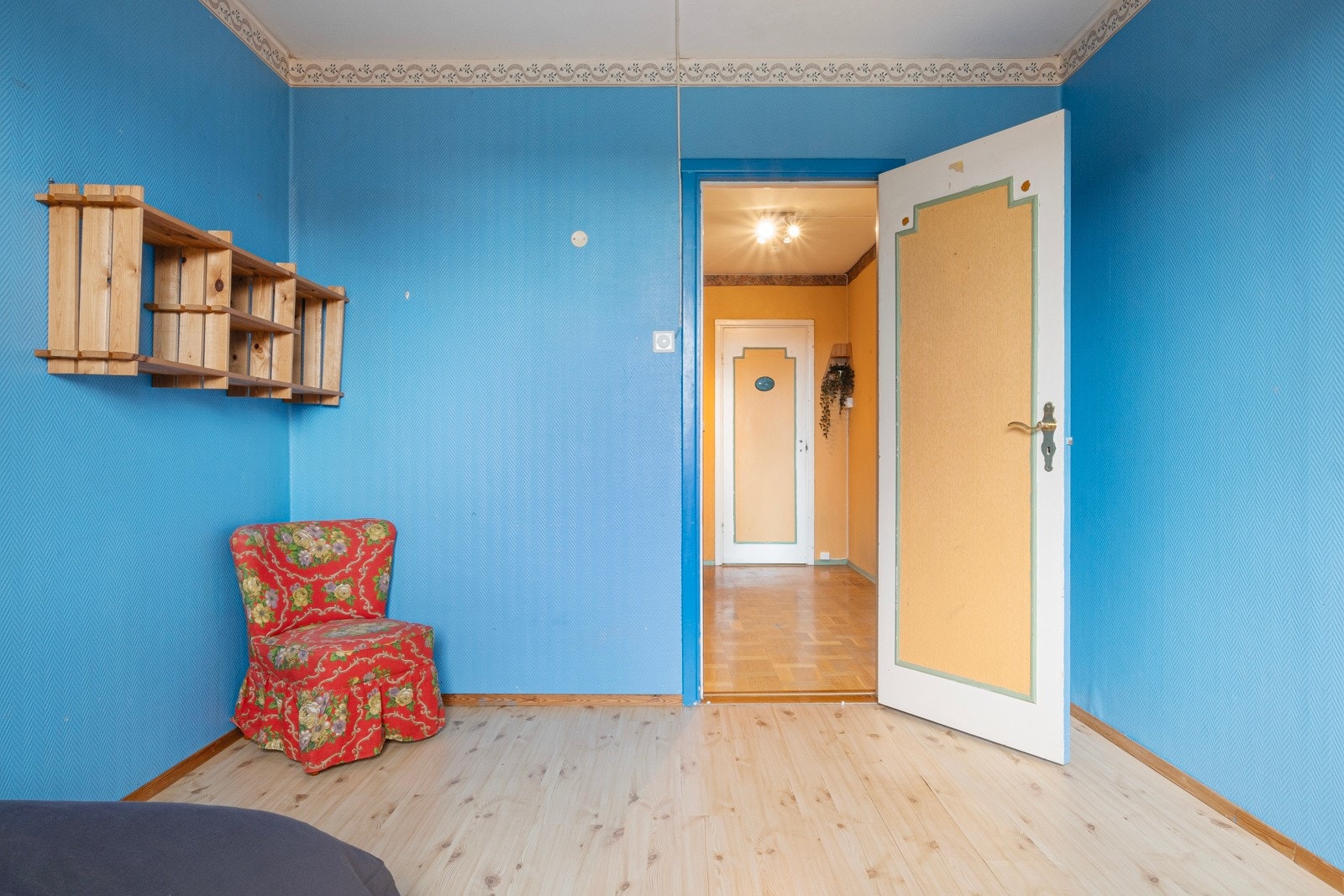 Et romslig rom som passer ypperlig som barnerom, gjesterom eller kontor. Galleribilde