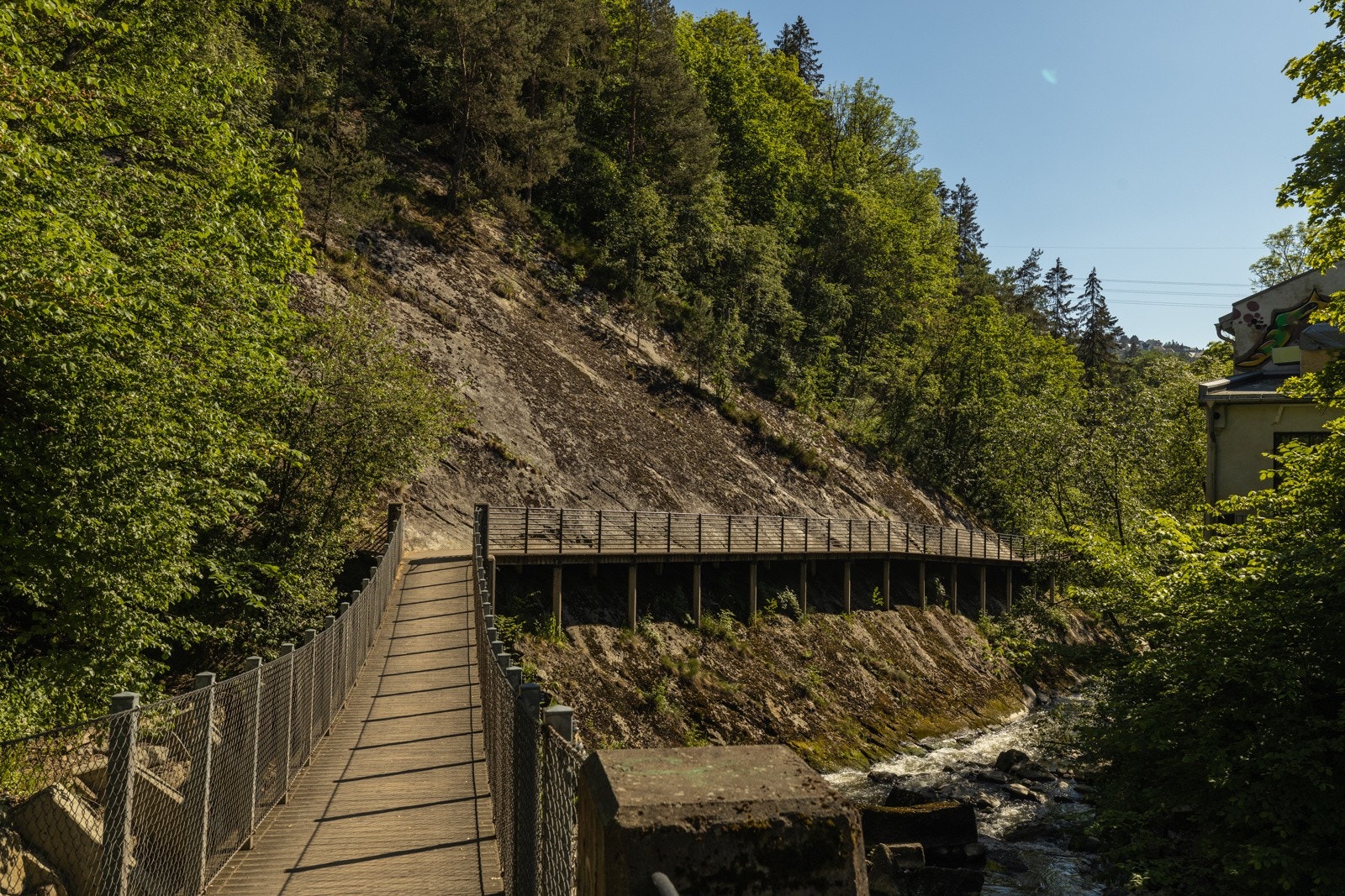 I nærområdet er det også flotte turområder som Svartdalen. Galleribilde