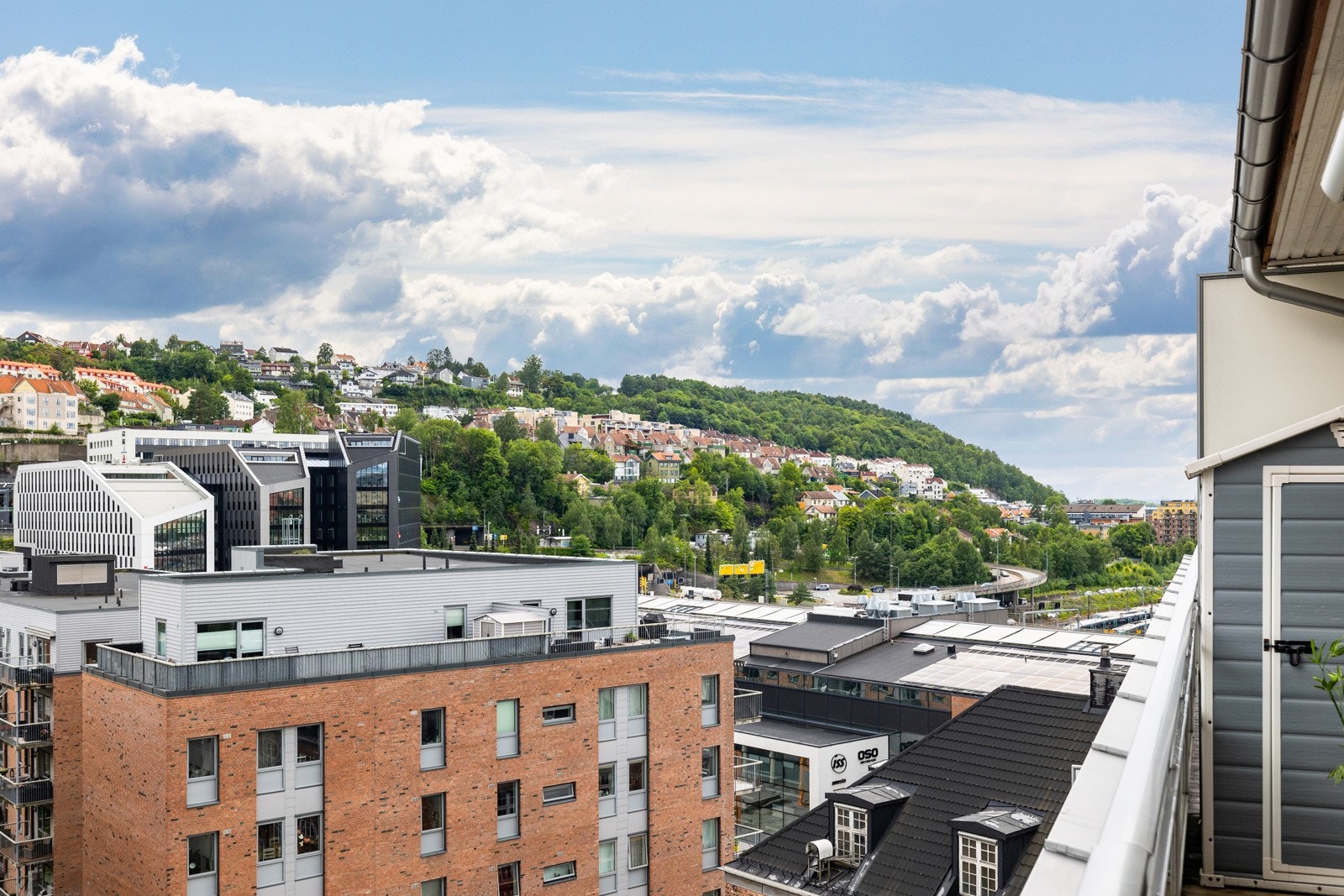 Utsikt fra balkongen mot vest. Galleribilde