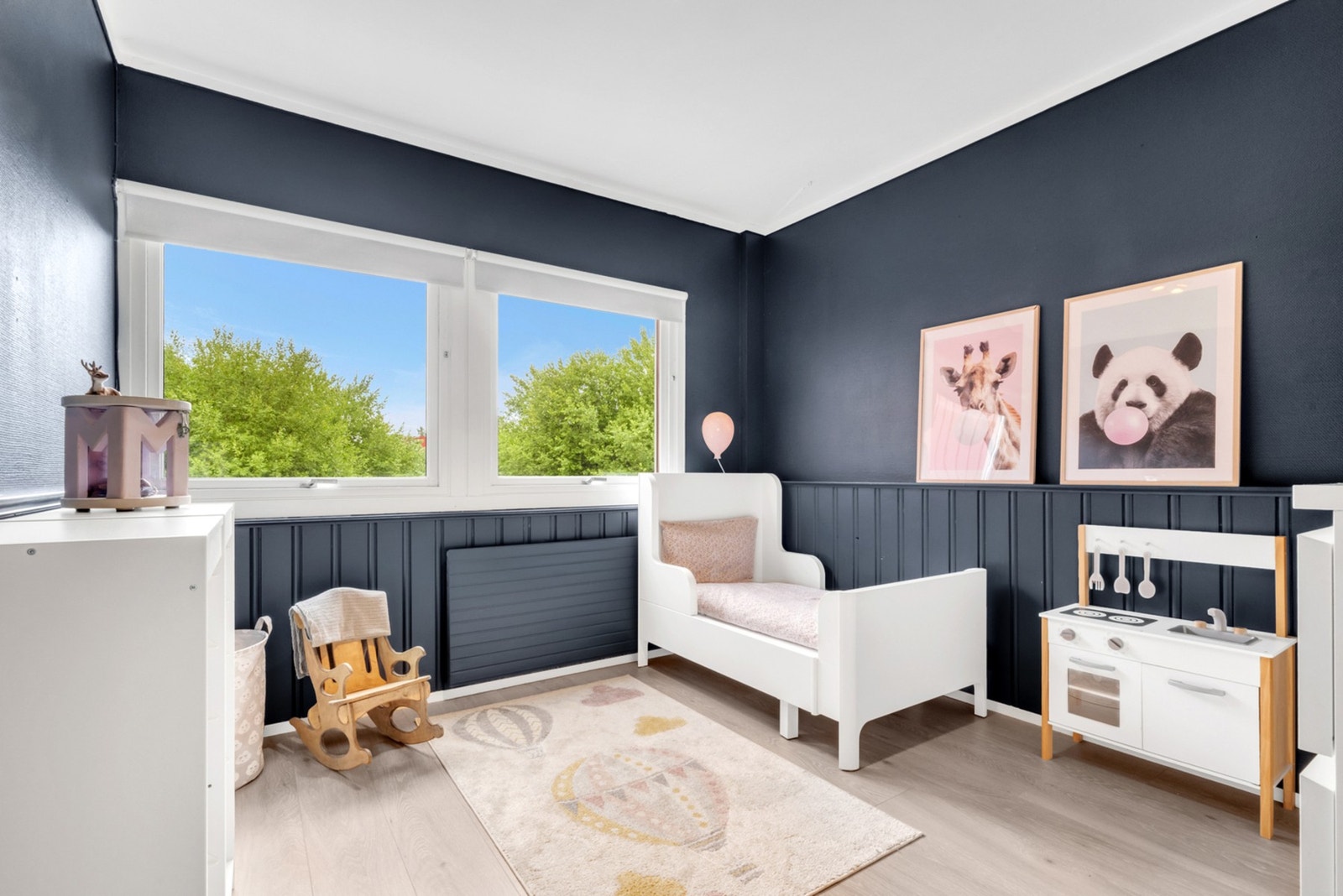 Soverom 2 er på 9,2 m² som gir god plass til ønsket innredning. Galleribilde