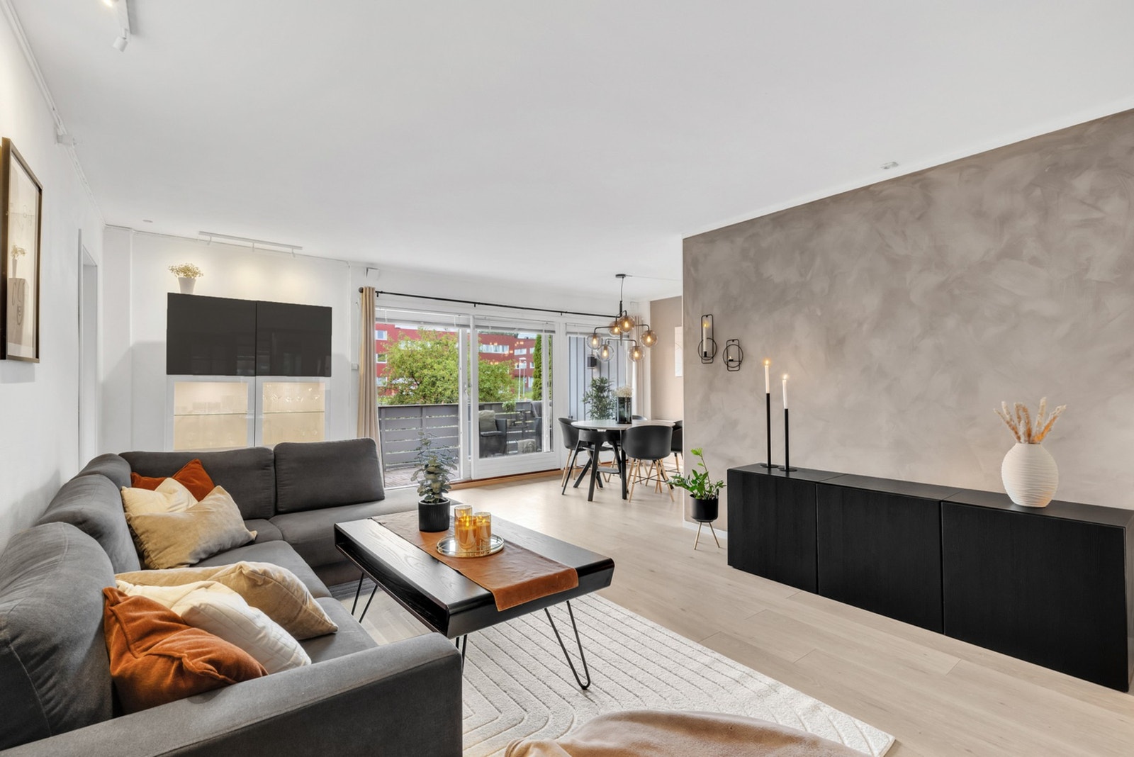 Mats Eidem v/ Eiendomsmegler 1 ønsker velkommen til Sollia 20! Galleribilde