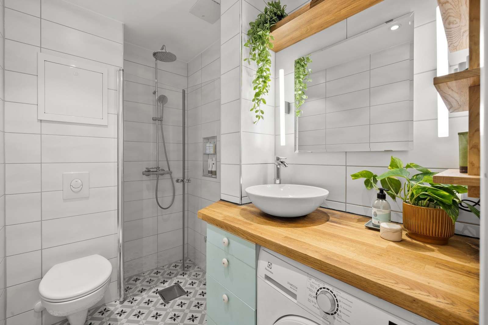 Badet ble pusset opp i 2015 og har selvfølgelig papirer på arbeidet. Galleribilde