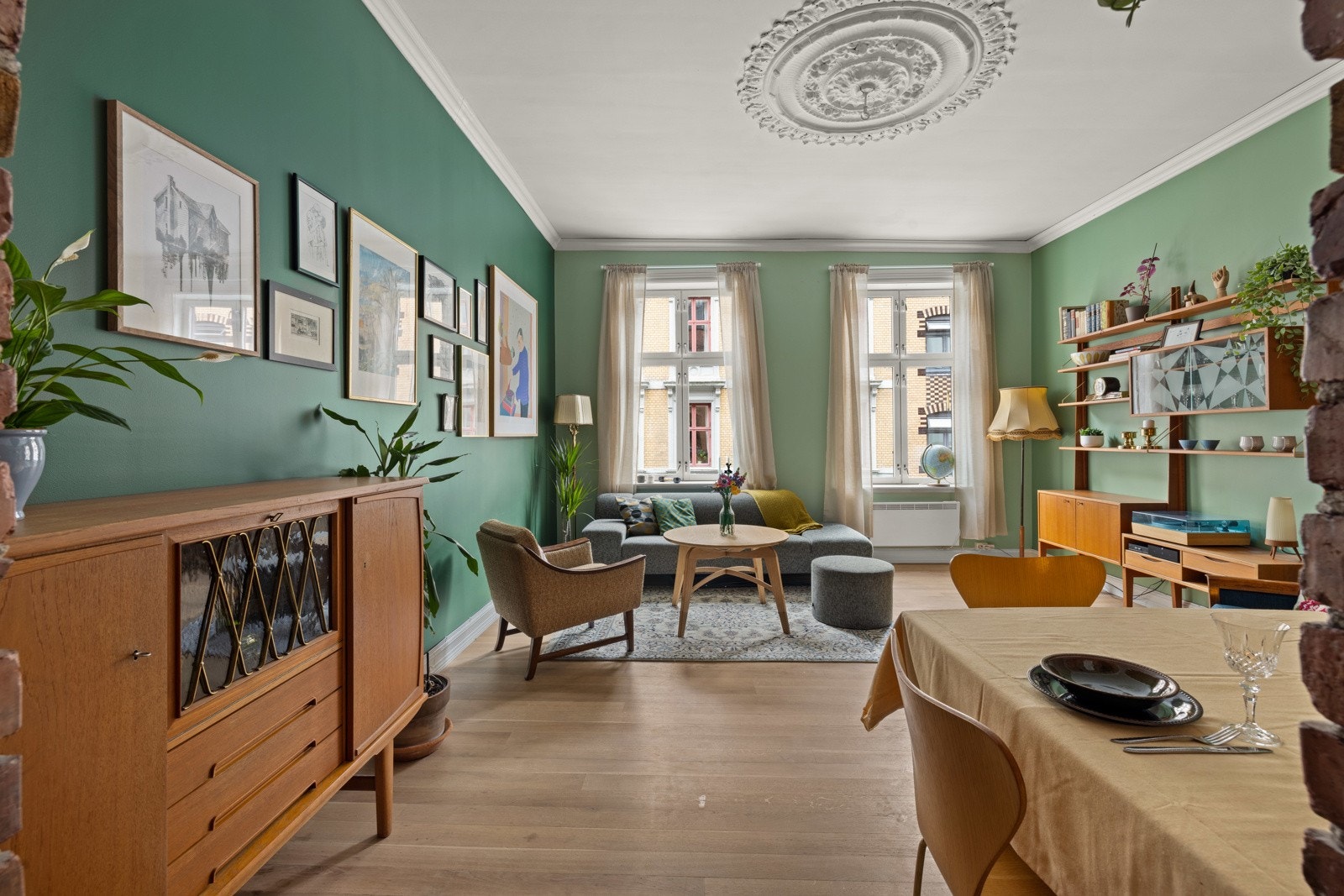 Velkommen til denne utrolig sjarmerende og gjennomførte leiligheten. Galleribilde