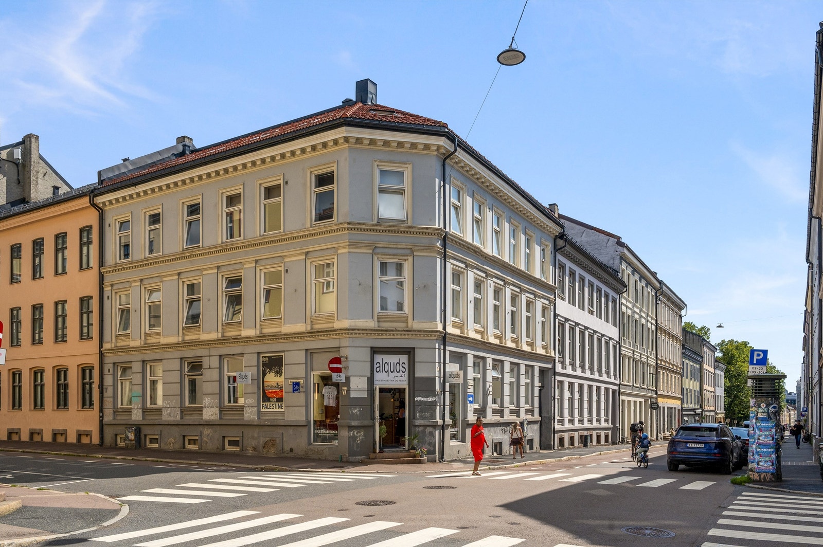 Her finner du Grünerløkkas urbane bydelsliv rett ut hoveddøren med alt denne spennende bydelen kan by på av shopping, gastronomi, uteliv og all slags hygge. Galleribilde