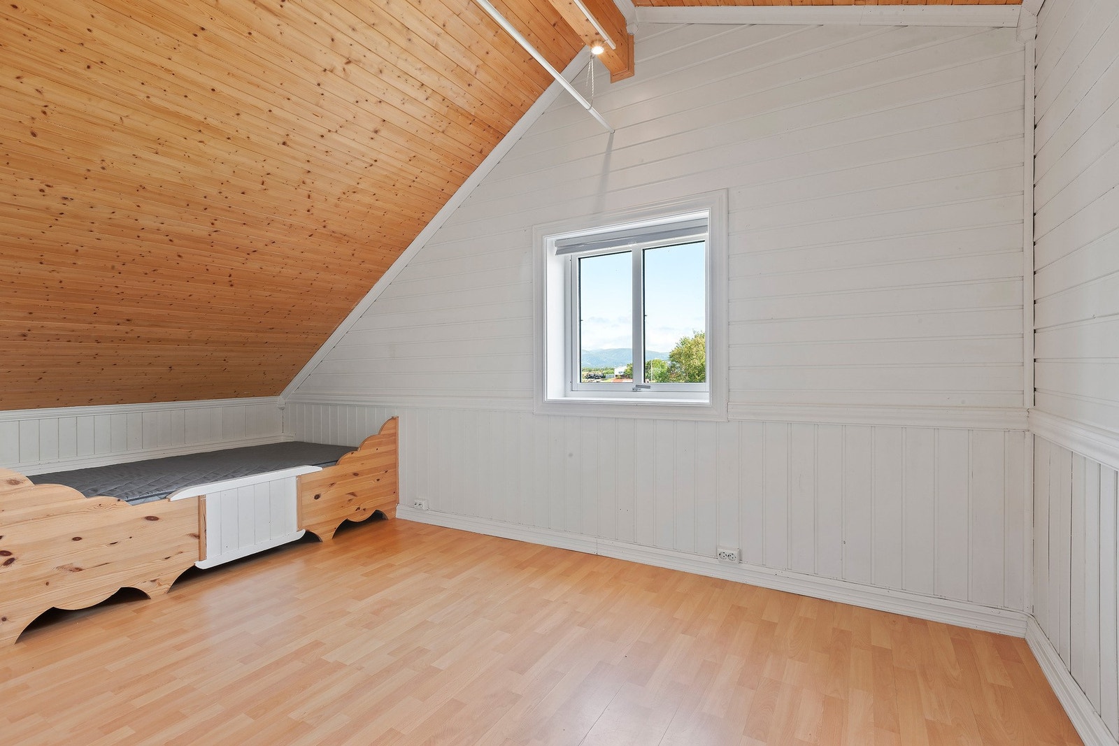 Soverom med innebygd seng. Galleribilde