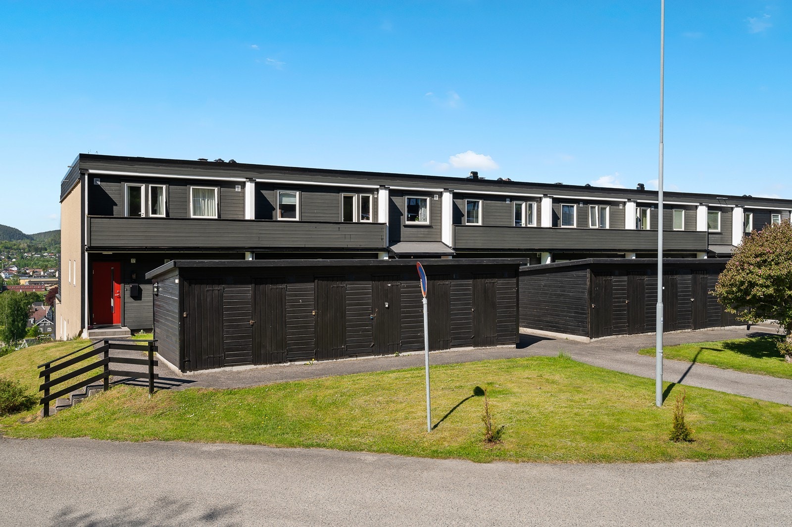 Det disponeres utvendig bod i rekke ved inngangspartiet Galleribilde