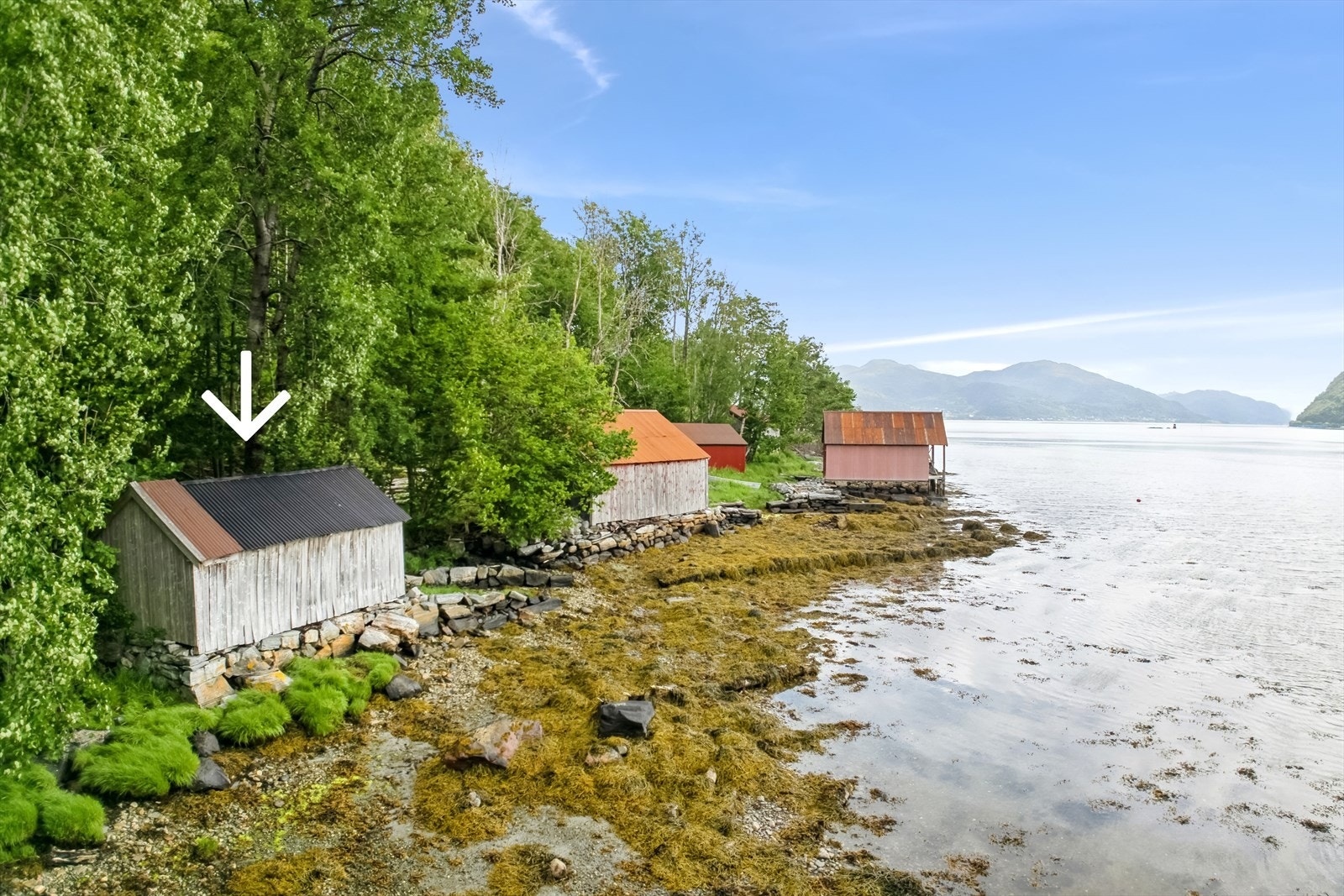 Tenk å kunne nyte lange, deilige dagar på fjorden, og avslutte med eit friskt bad. Galleribilde