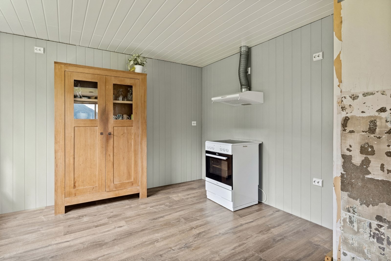 Tenk å kunne teikne heilt ny kjøkkeninnreiing, og få velje ut dei finaste frontane og benkeplata du kunne tenke deg! Galleribilde