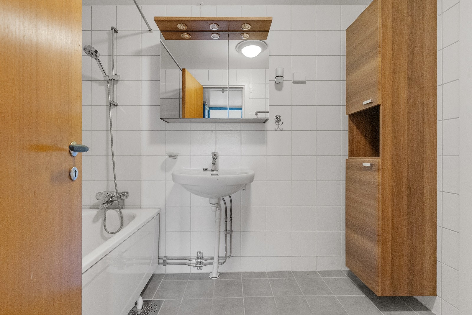 Flislagt bad med varmekabler Galleribilde