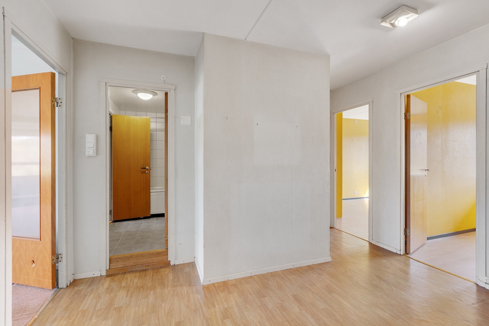 God plass til å henge av seg yttertøy Galleribilde