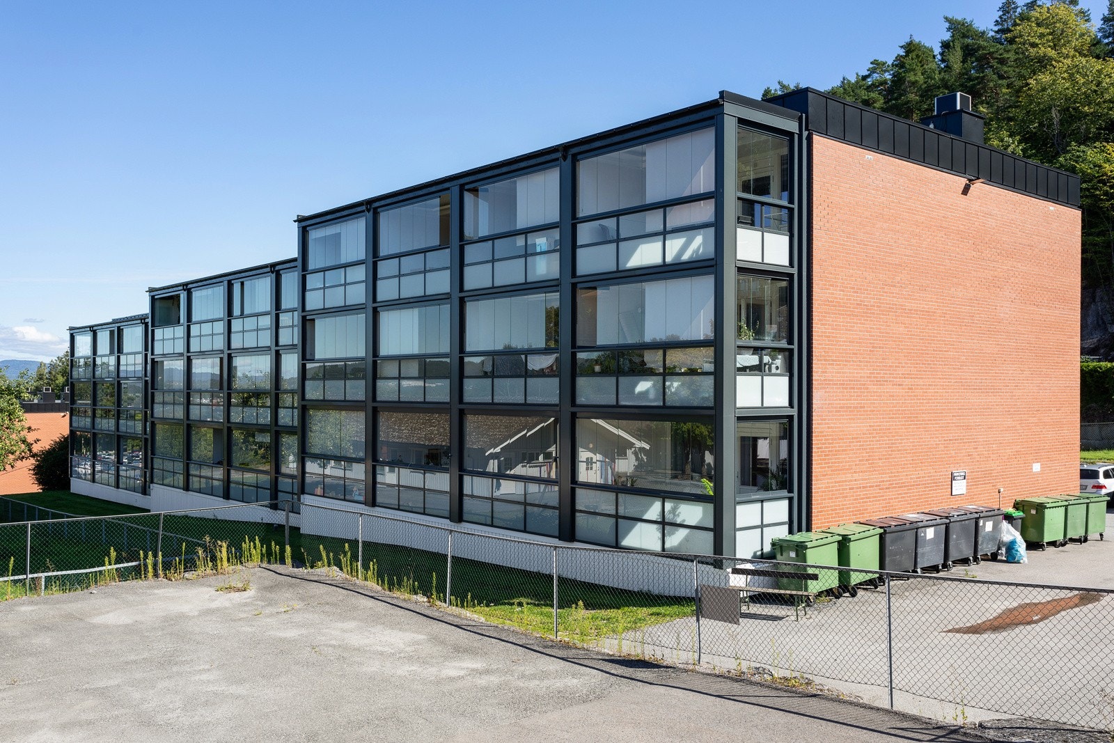 Nye, innglassede balkonger Galleribilde