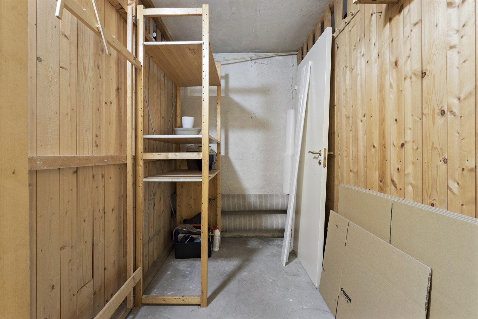 Disponibel kjellerbod på ca. 4 kvm. Galleribilde