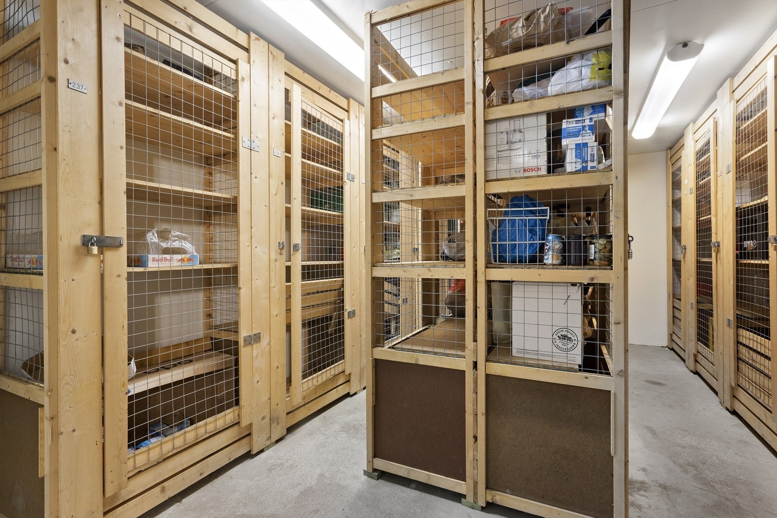 Disponibelt kjølerom tilknyttet leiligheten med kjølekaps temperatur Galleribilde