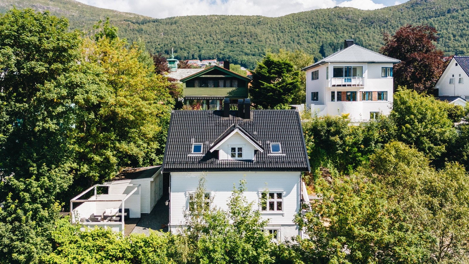 En eiendom beliggende i naturrike omgivelser, men samtidig sentralt! Galleribilde