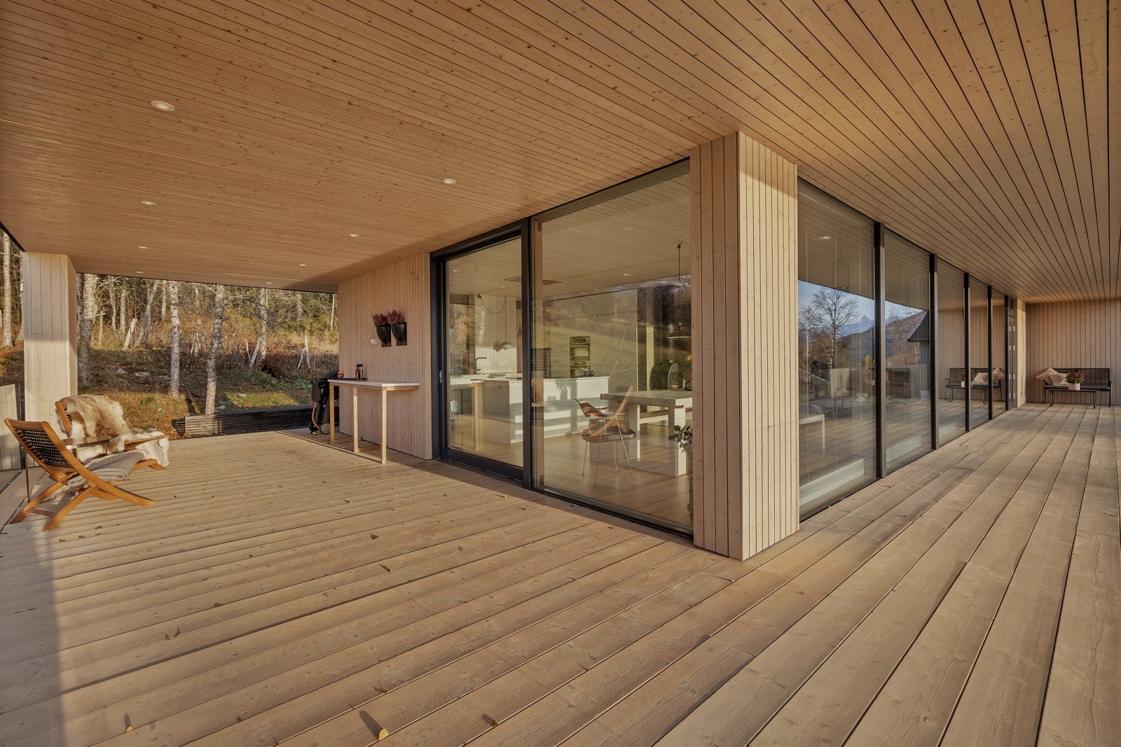 Verandaen går rundt 2 sider av bygget Galleribilde