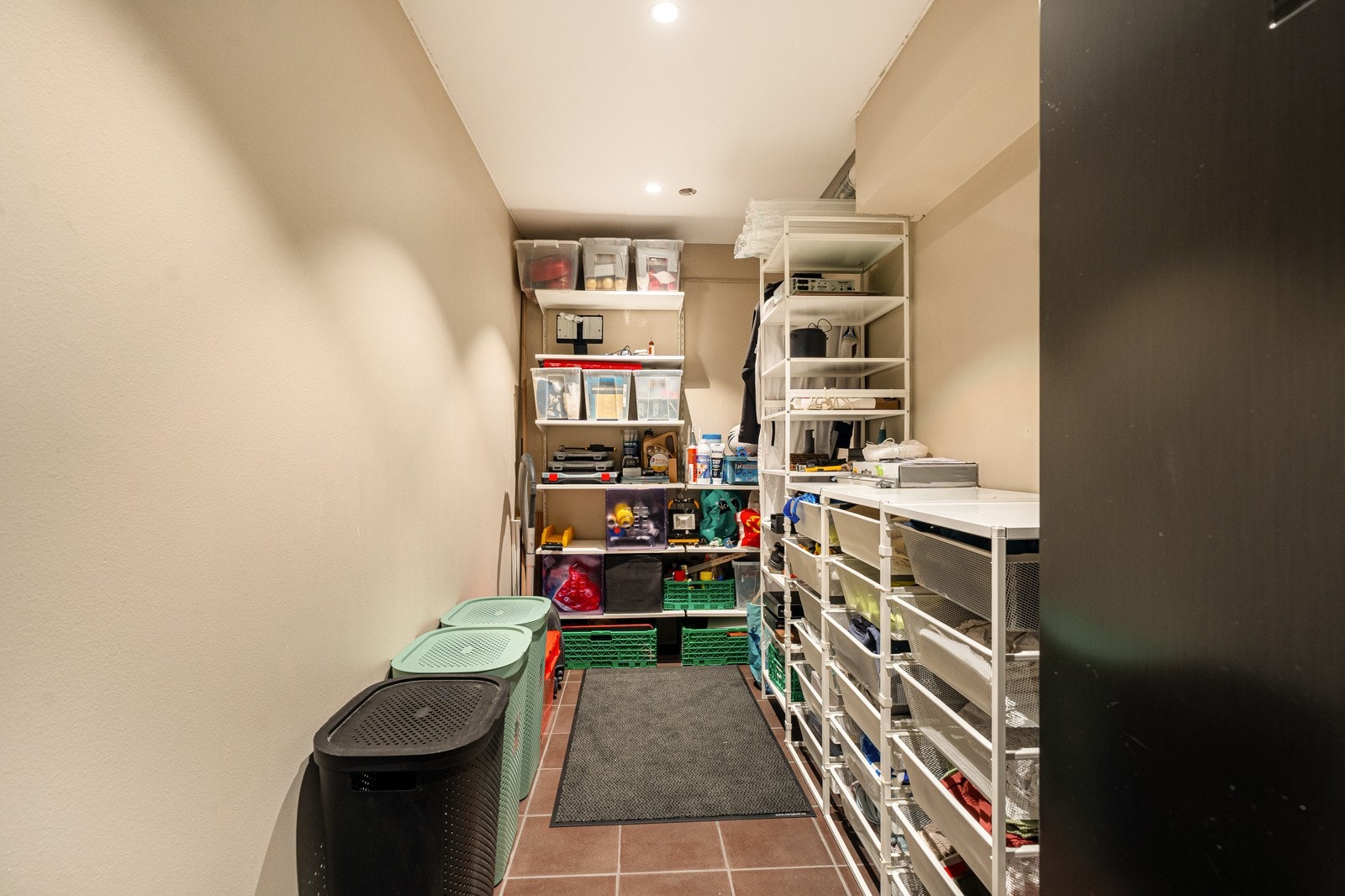 Videre fra vaskerom er en praktisk bod. Galleribilde