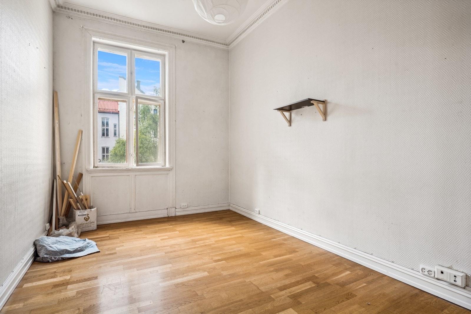 Soverom 2 er av god størrelse med flere innrednings muligheter. Vinduet vender mot rolig bakgård. Galleribilde