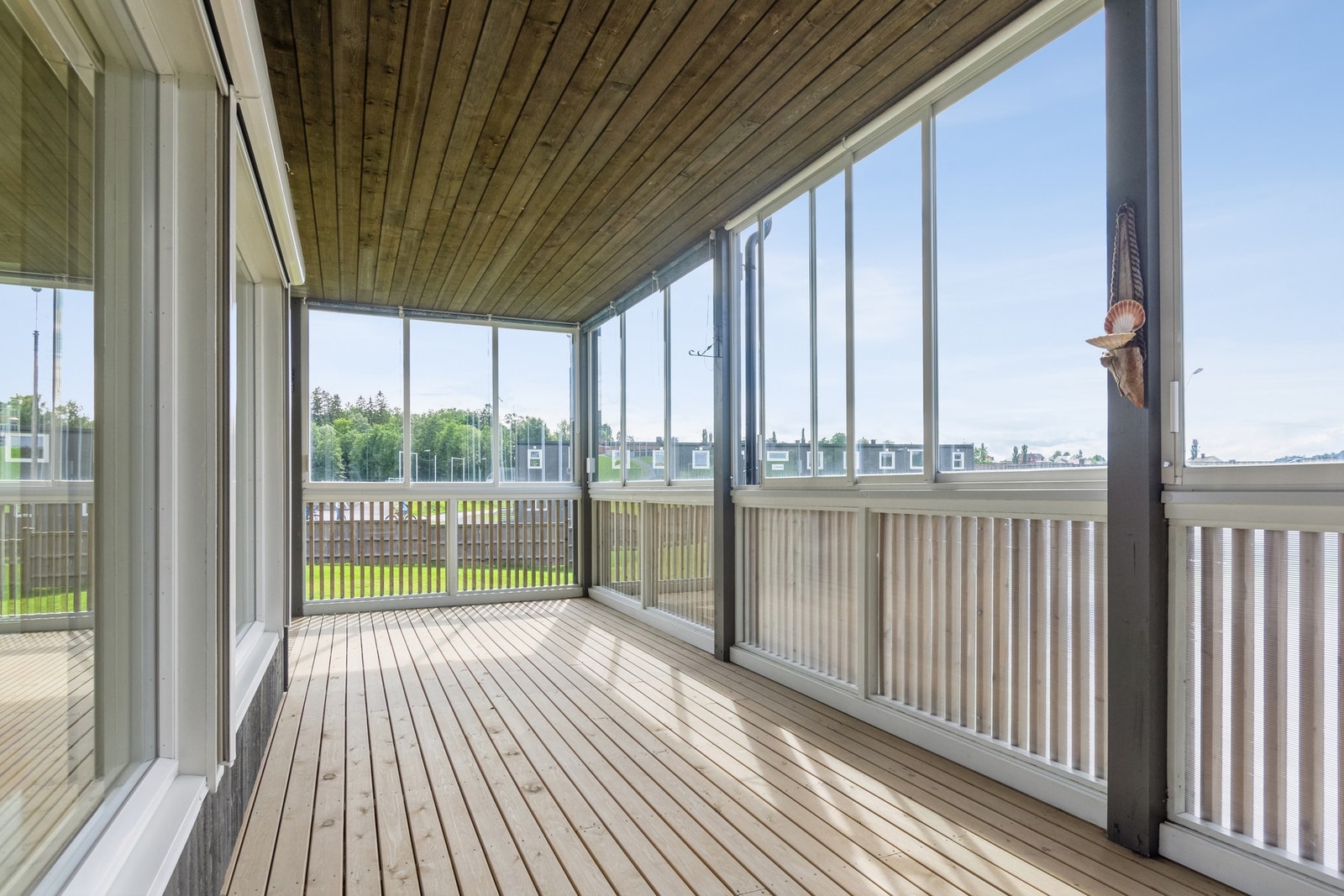 Leiligheten nyter svært godt av gode solforhold som følge av beliggenhet i bygget. Galleribilde