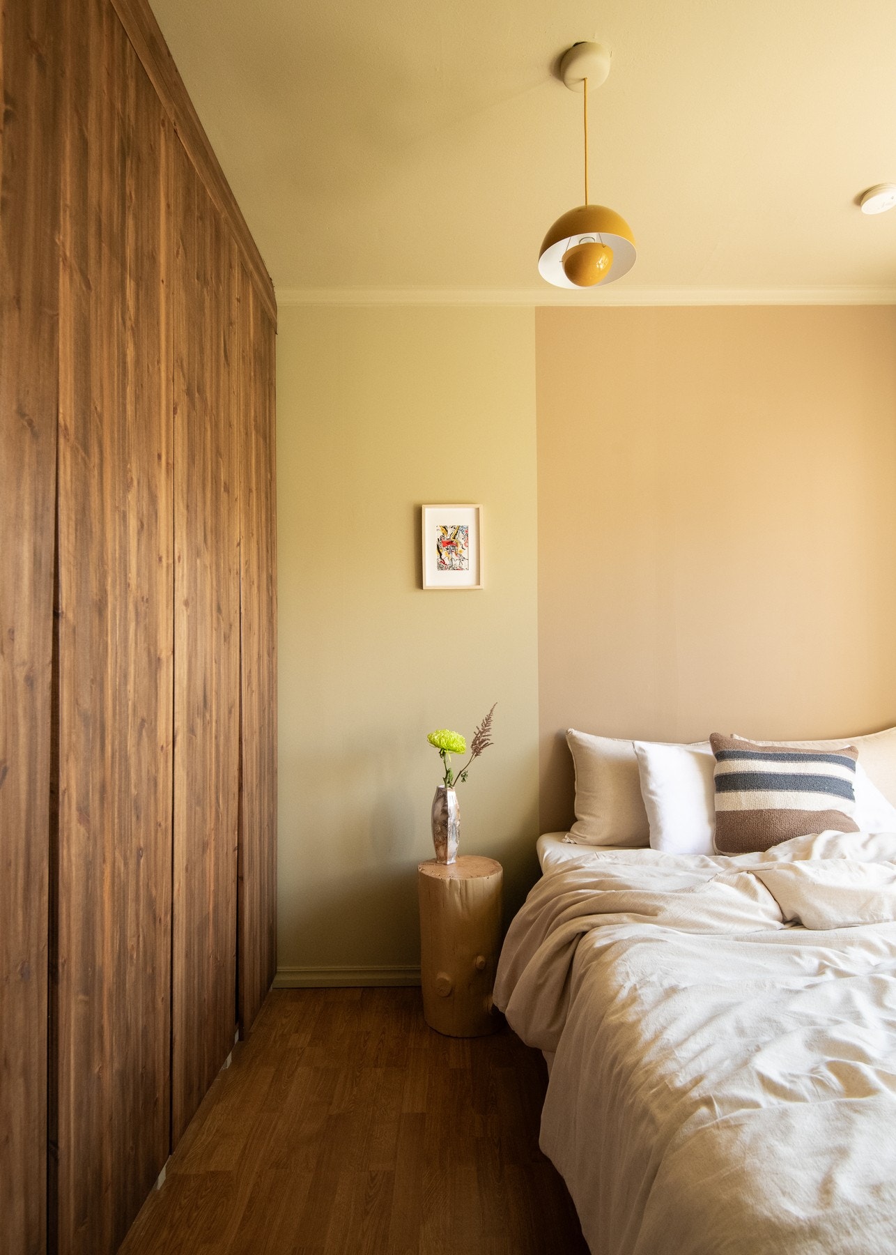 Rommet har fine gulvoverflater og malte vegger i en behagelig fargevalør. Galleribilde