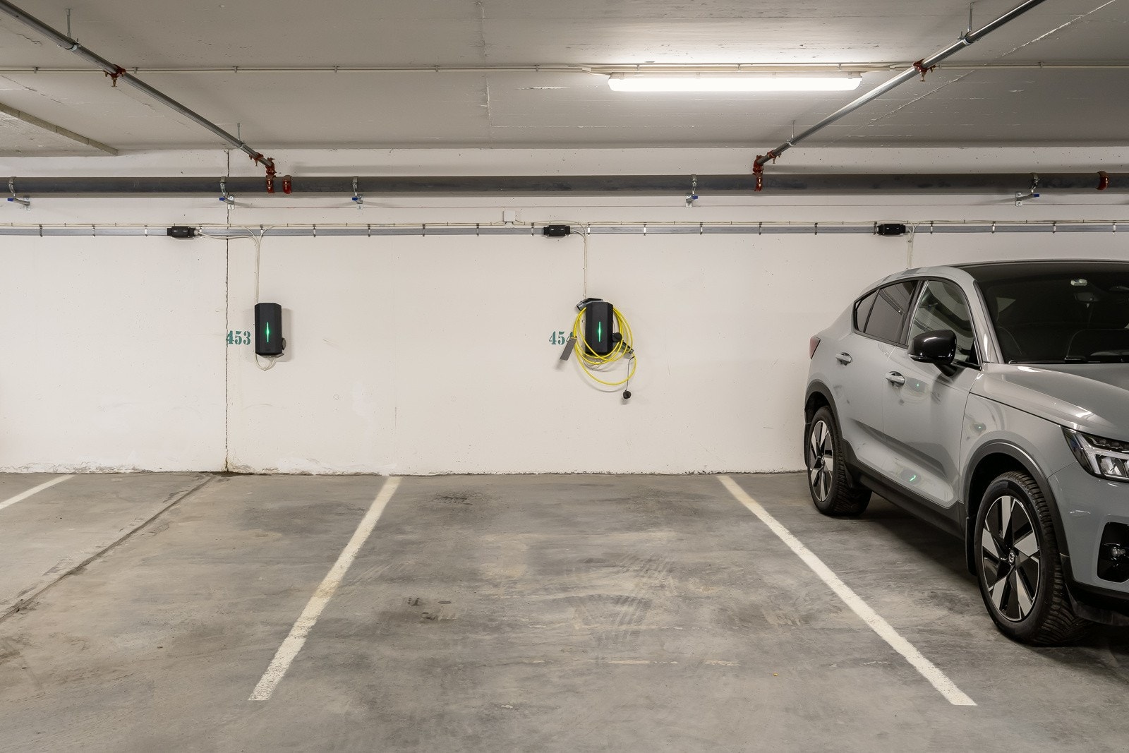 Parkeringsplass i p-kjeller. Galleribilde