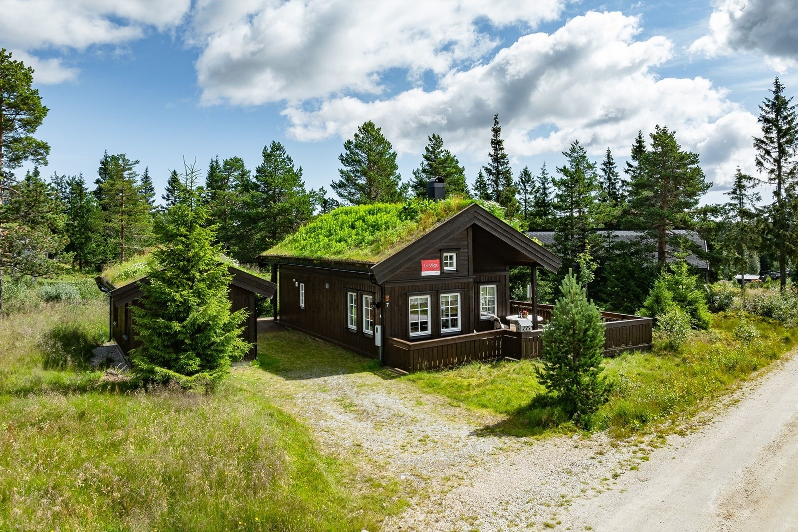 Velkommen til denne fine og koselige hytta med svært sentral beliggenhet på Budor! Galleribilde