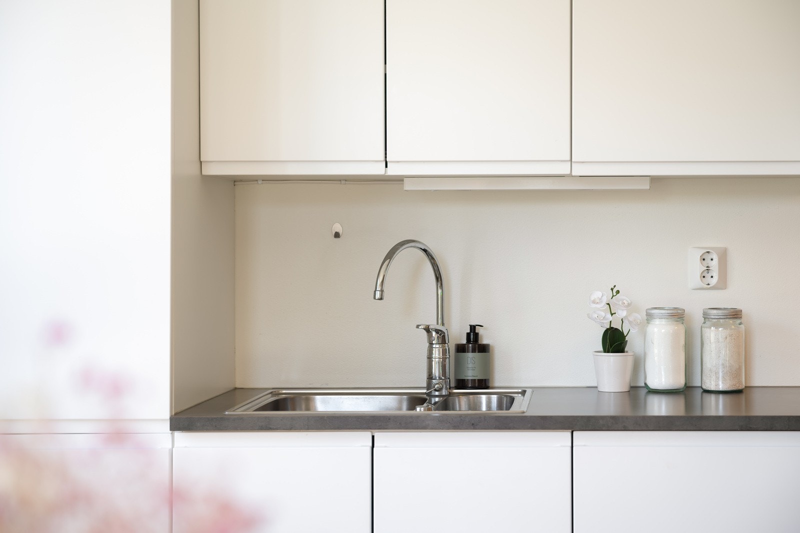 Integrerte hvitevarer på kjøkken medfølger. Galleribilde