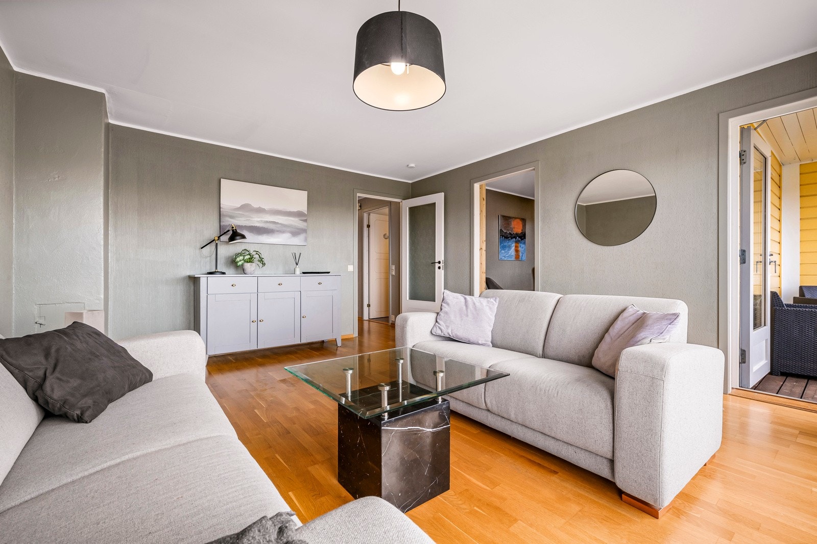 Romslig stue Galleribilde